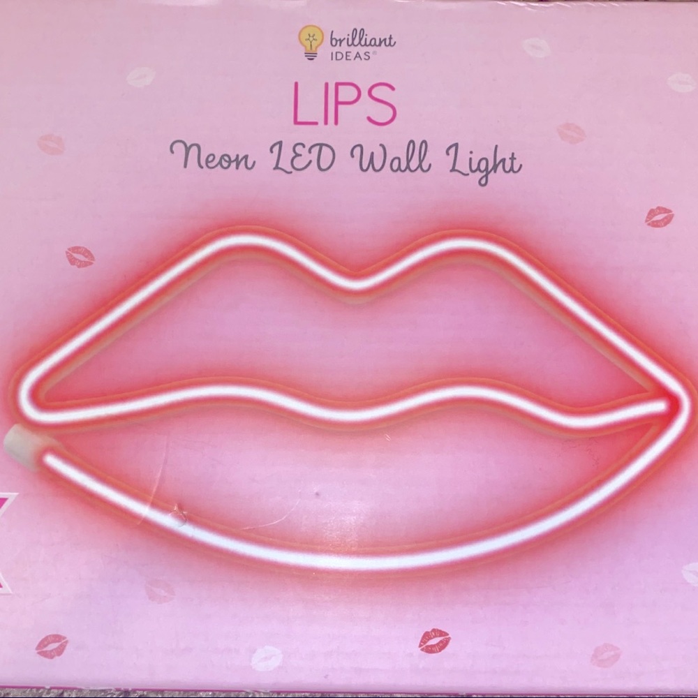 BRAND NEW “LIPS” Neon LED wall light. Great VDay Present!!
